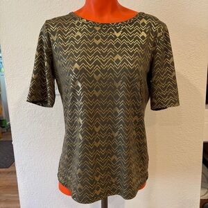 Olive Green and Gold Geometric Print Shirt with 3/4 sleeve Lularoe Gigi Elegant